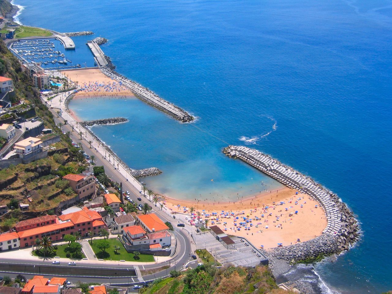Calheta beach