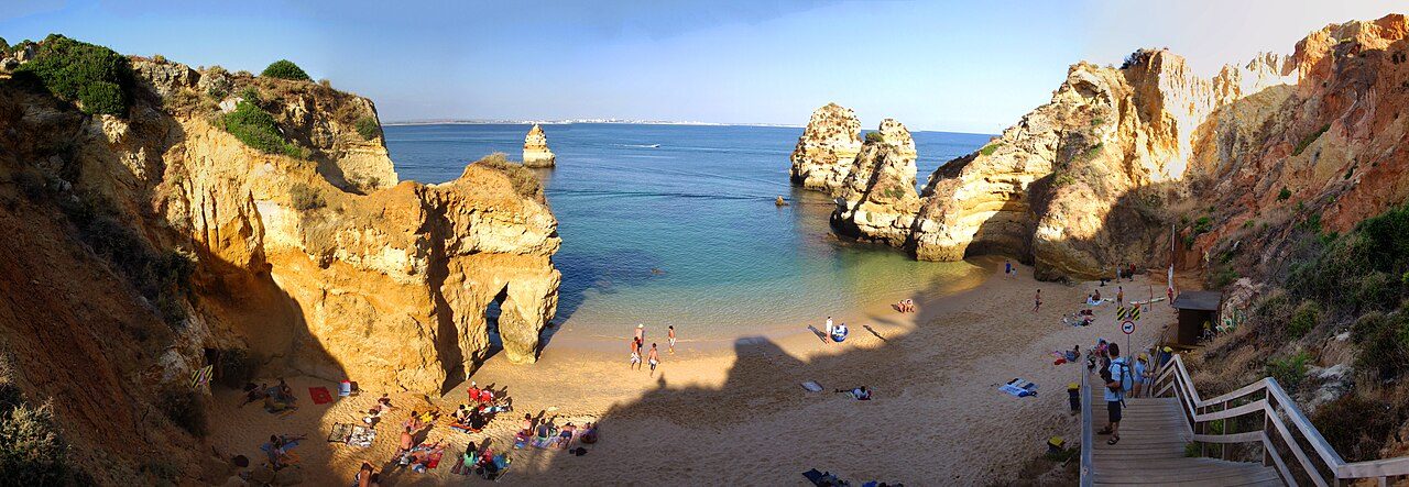 Praia do Camilo