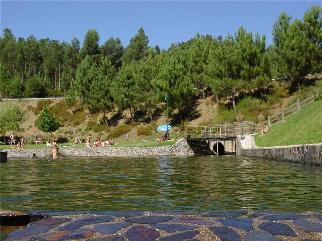 River beach of Aldeia Ana de Aviz