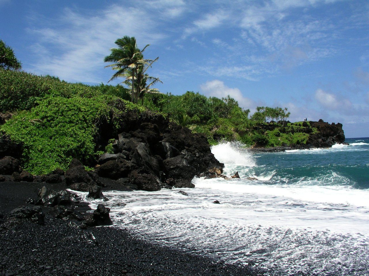 Honokalani Black Sand Beach