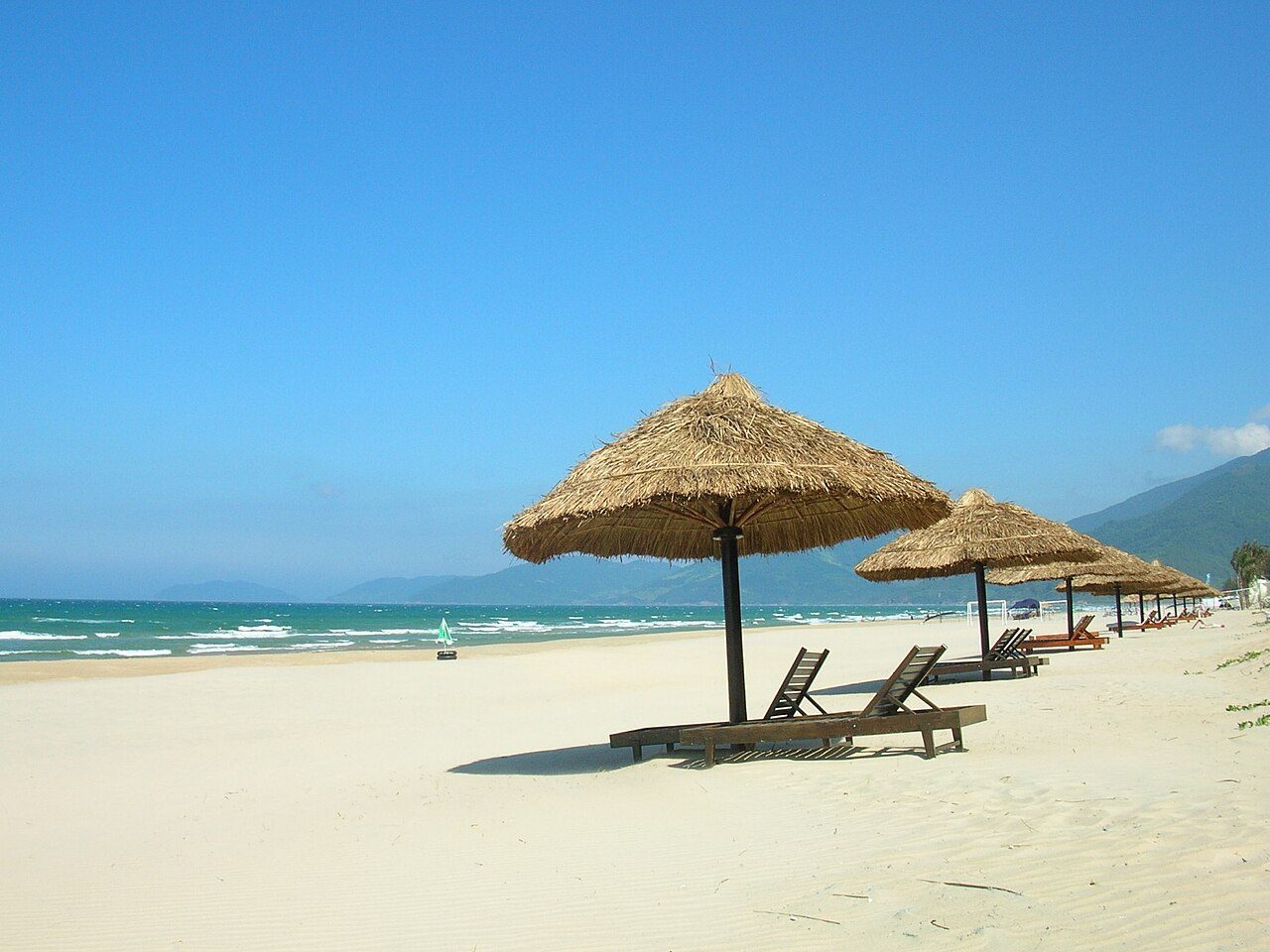Lang Co Beach