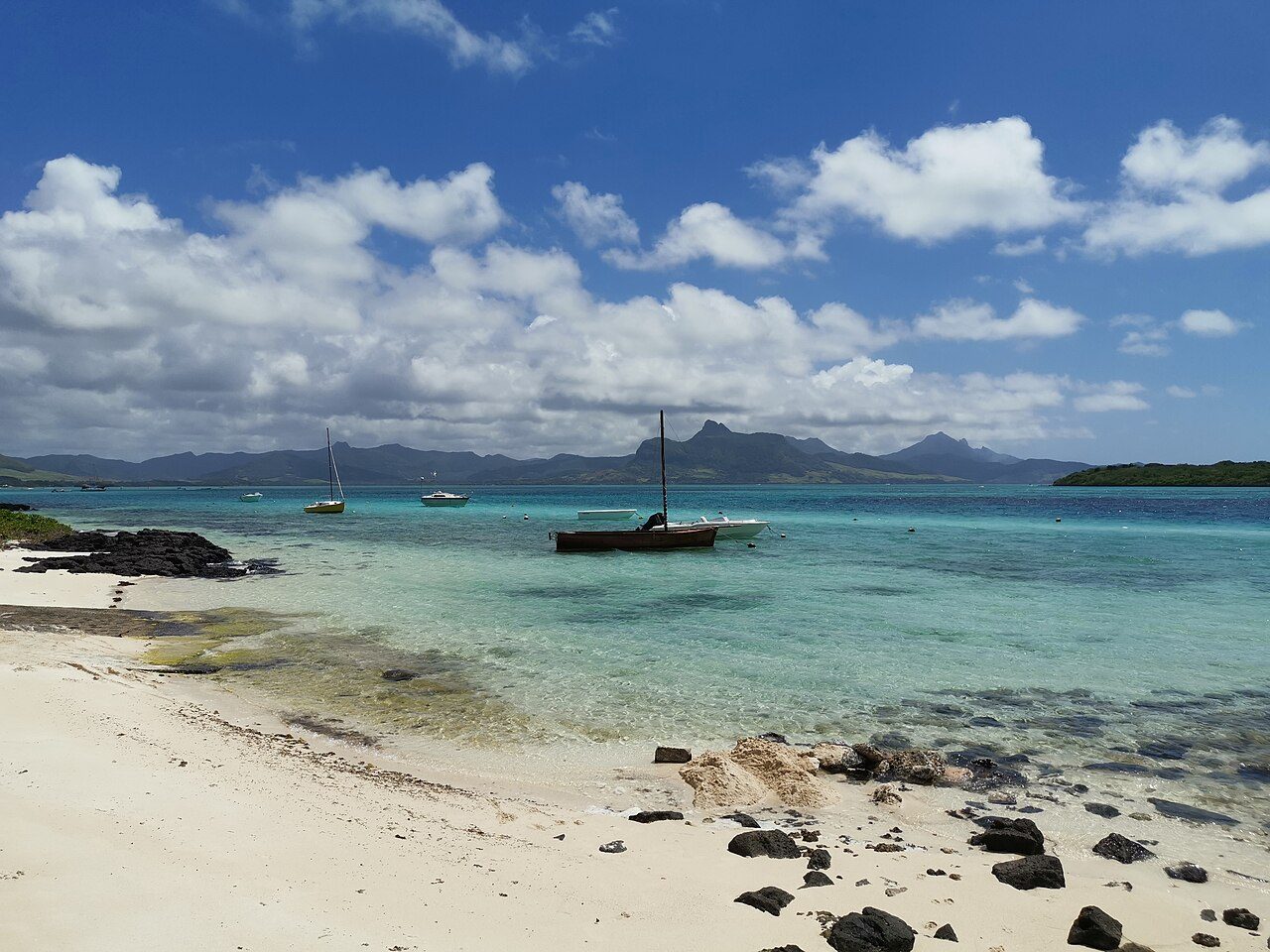Pointe d’Esny Beach