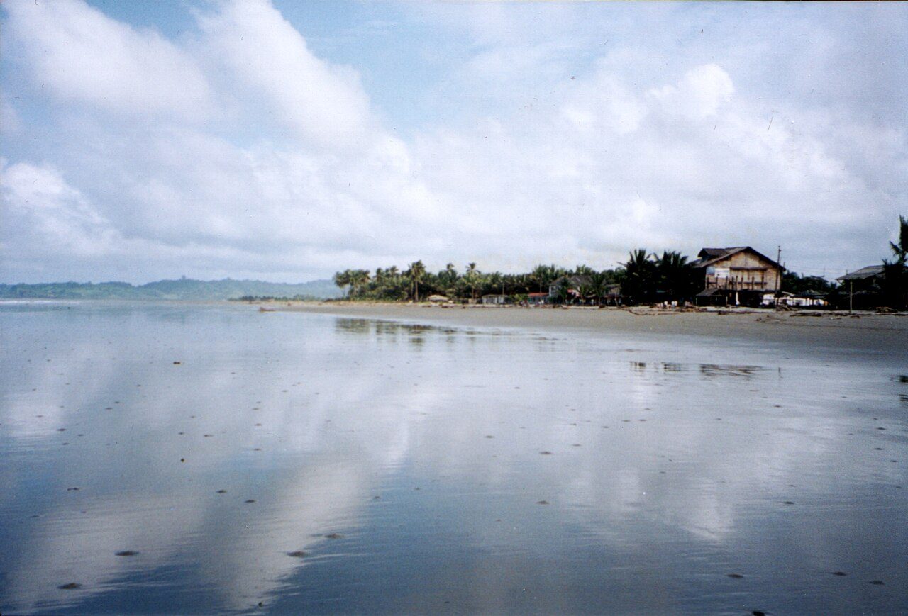 Muisne Beach