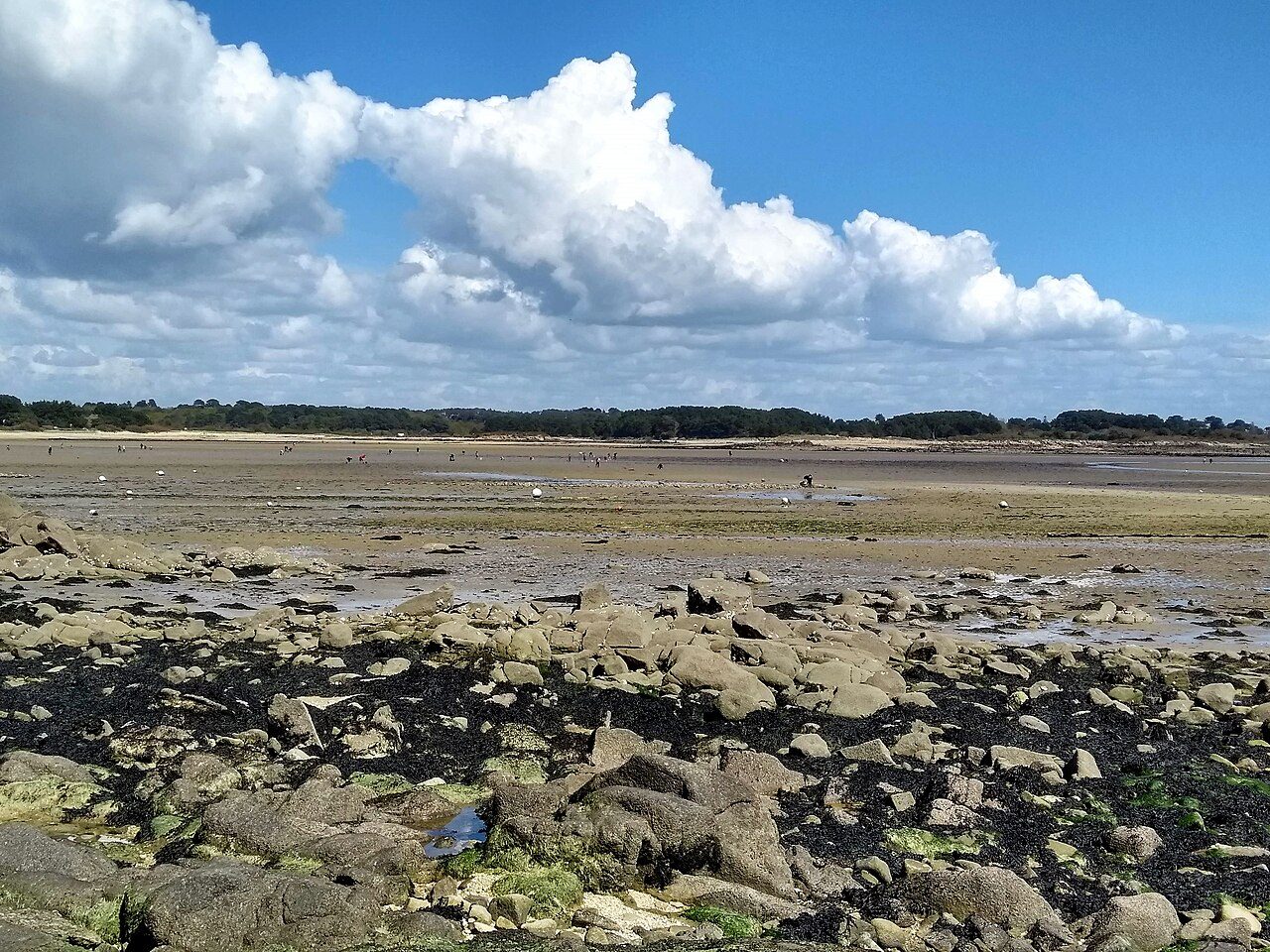 Men Du Beach