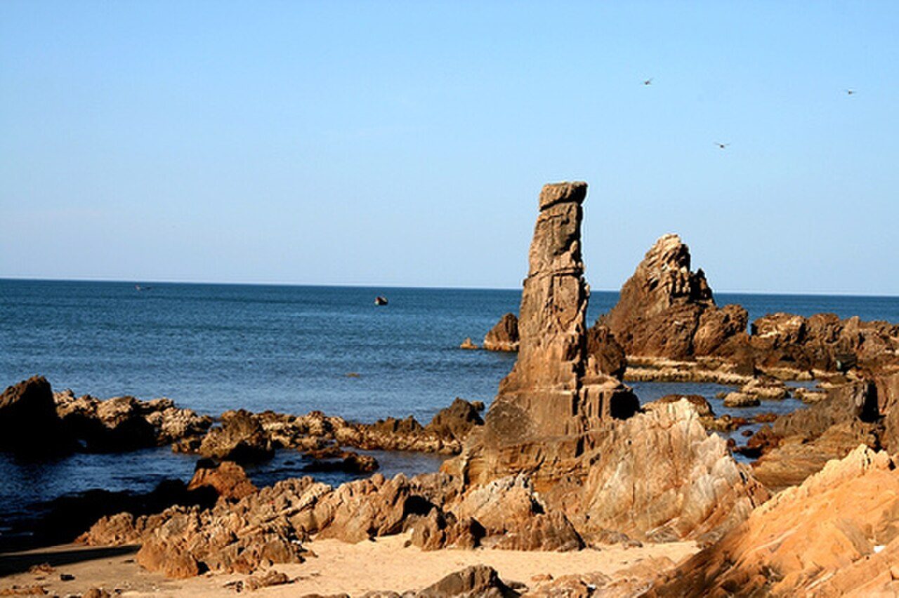 Da Nhay Beach