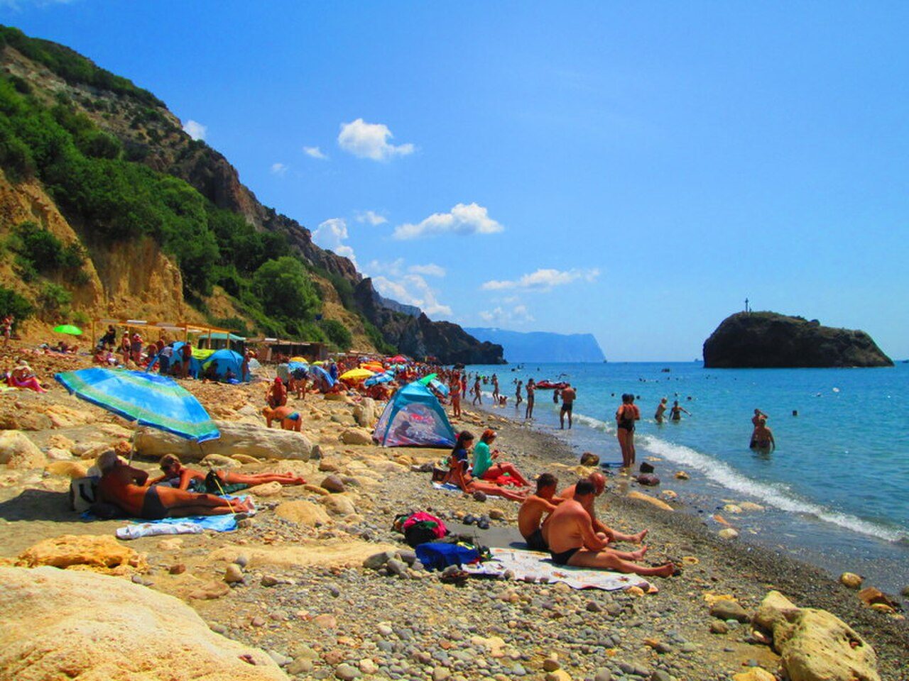 Yashmovyi beach
