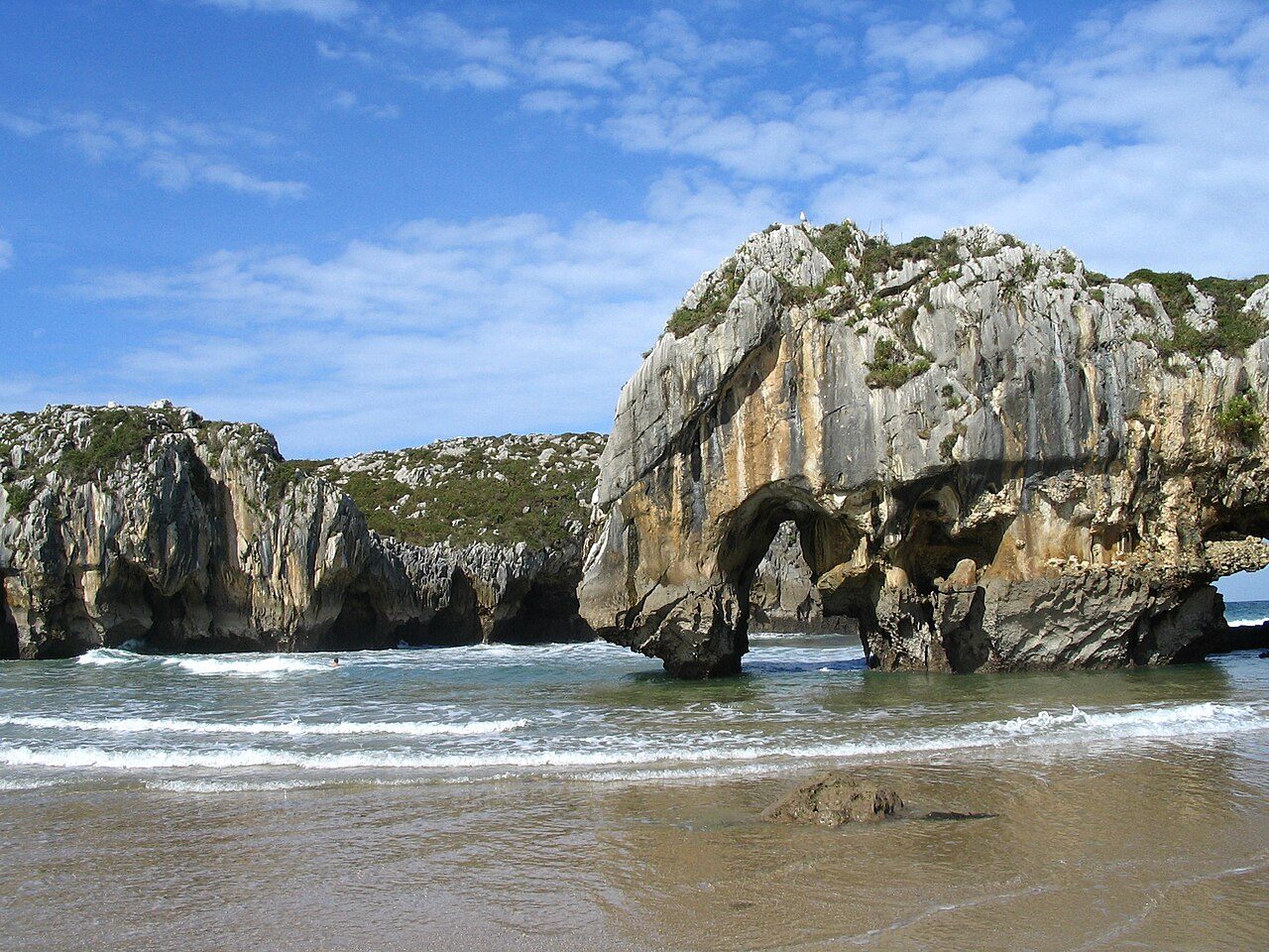 Cuevas del Mar Beach