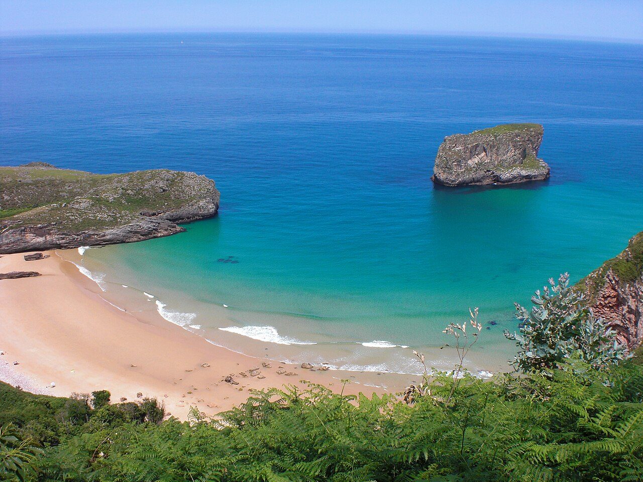 Beach of Ballota (Llanes)