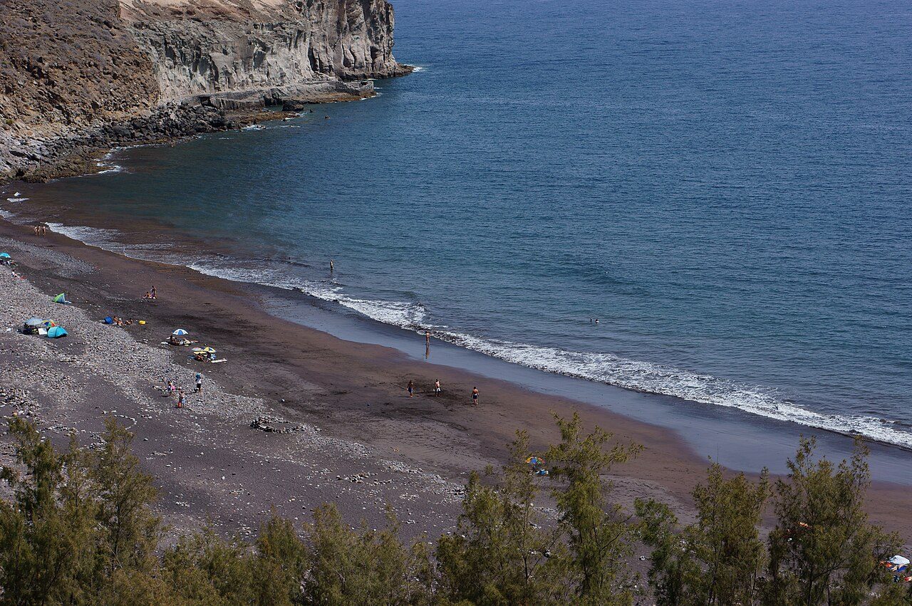 Playa de Veneguera