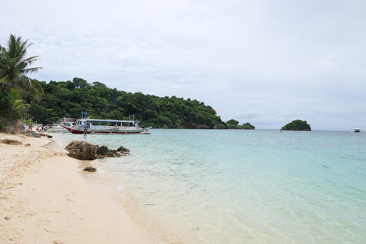 Ilig Iligan Beach