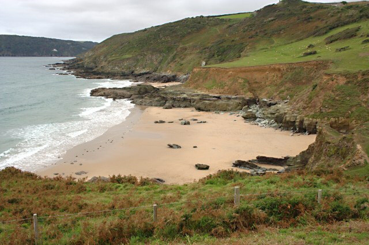 Gara Rock beach