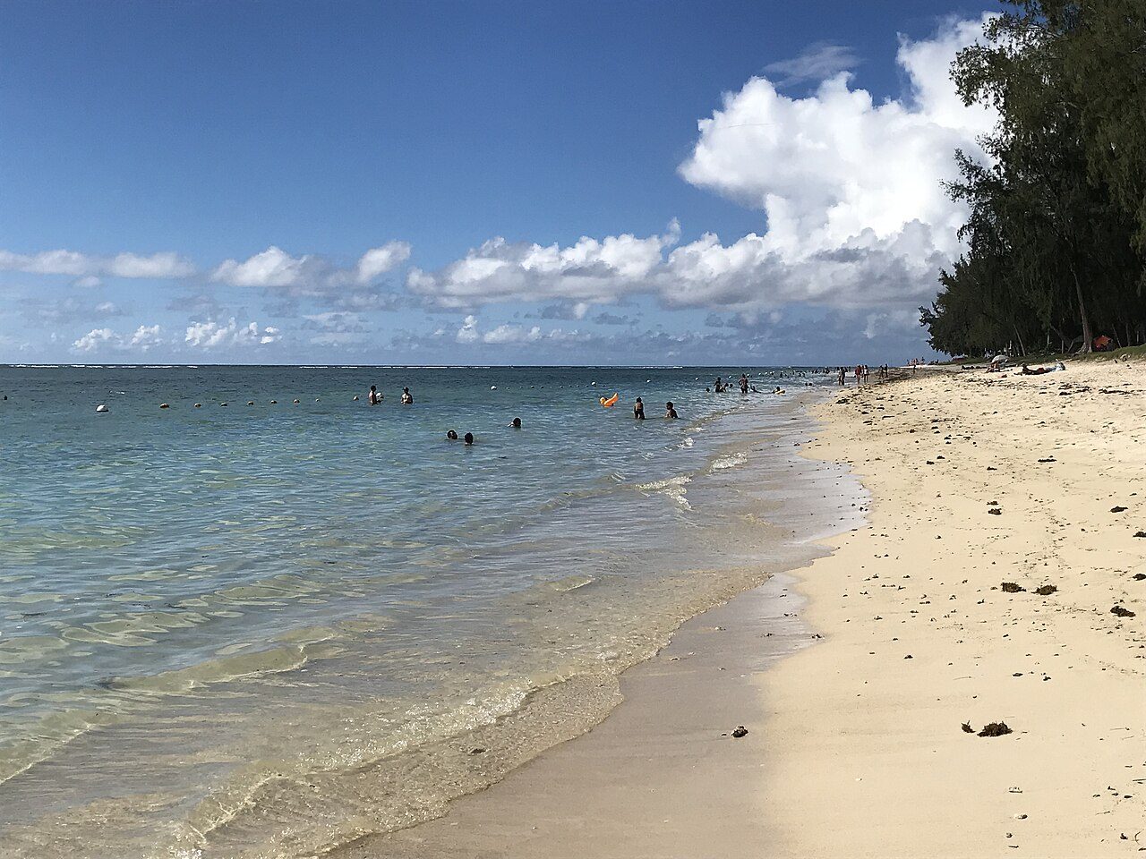 Flic-en-Flac beach