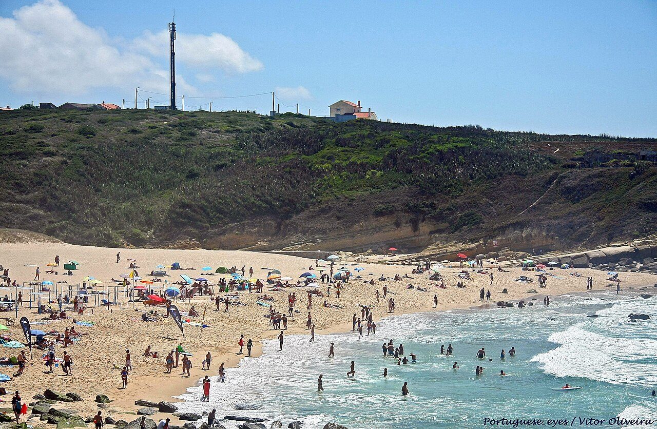Praia das Macãs