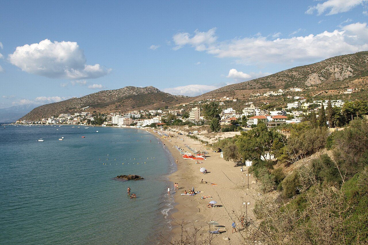 Tolo beach