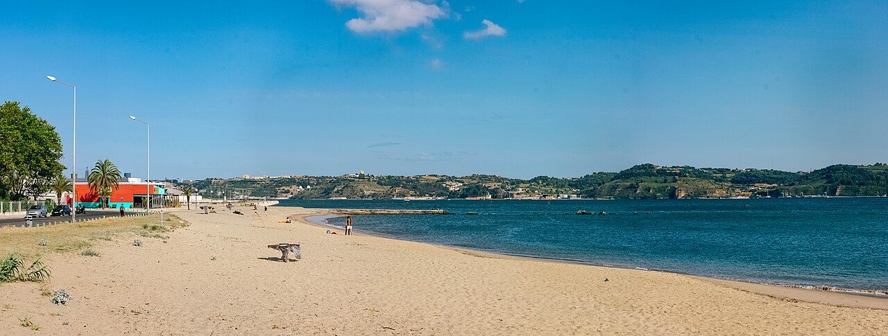 Algés Beach