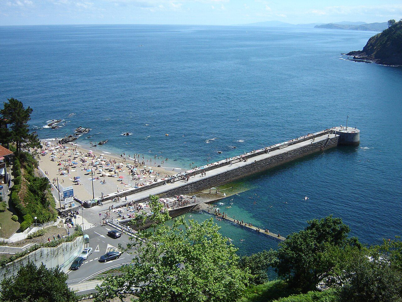 Mutriku port beach